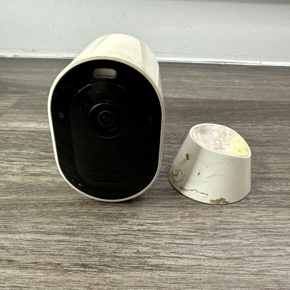 Arlo Pro 4 VMC4041P Spotlight Indoor/Outdoor Wire-Free Camera  - UNTESTED - Picture 1 of 4